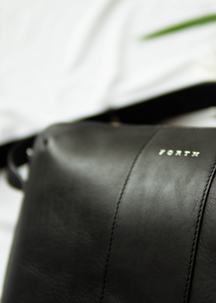 Forth Goods Woman's Everyday Leather Sling Bag - Black