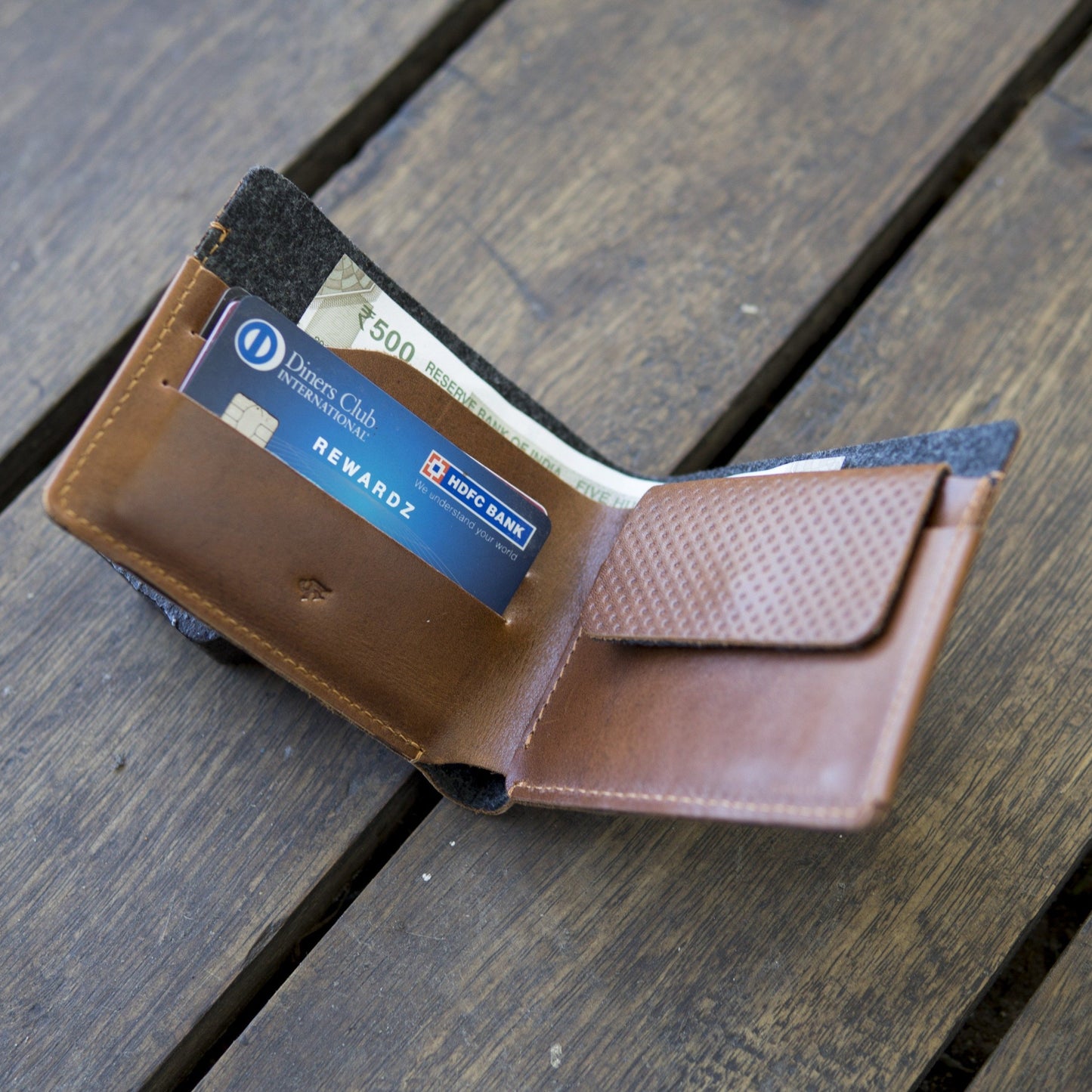 Brown minimal leather wallet