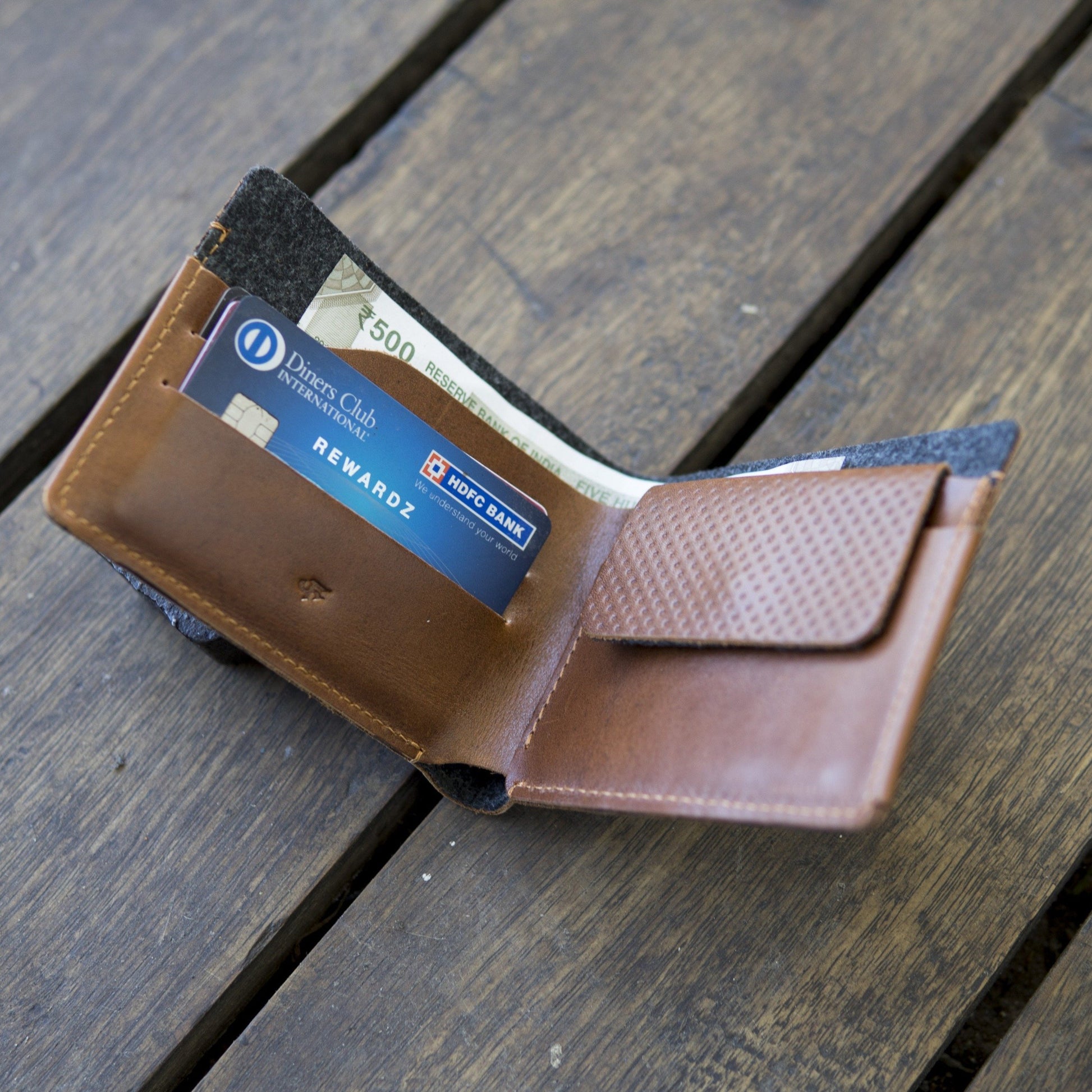 Brown minimal leather wallet