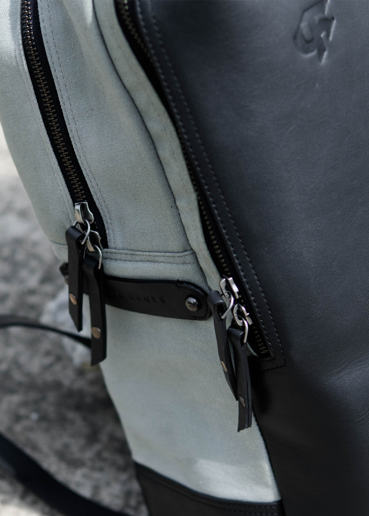 Chapter 02 - Turtle Backpack with Card Case - Monochrome
