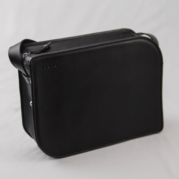black minimal leather sling bag for girls
